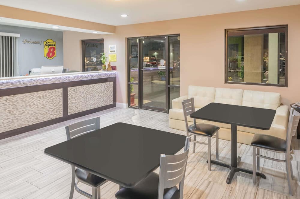 スーパー 8 バイ ウィンダム ブライアント リトル ロック エリア 写真