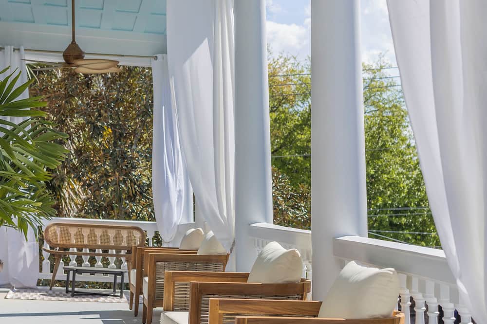 ジ アシュリー 写真