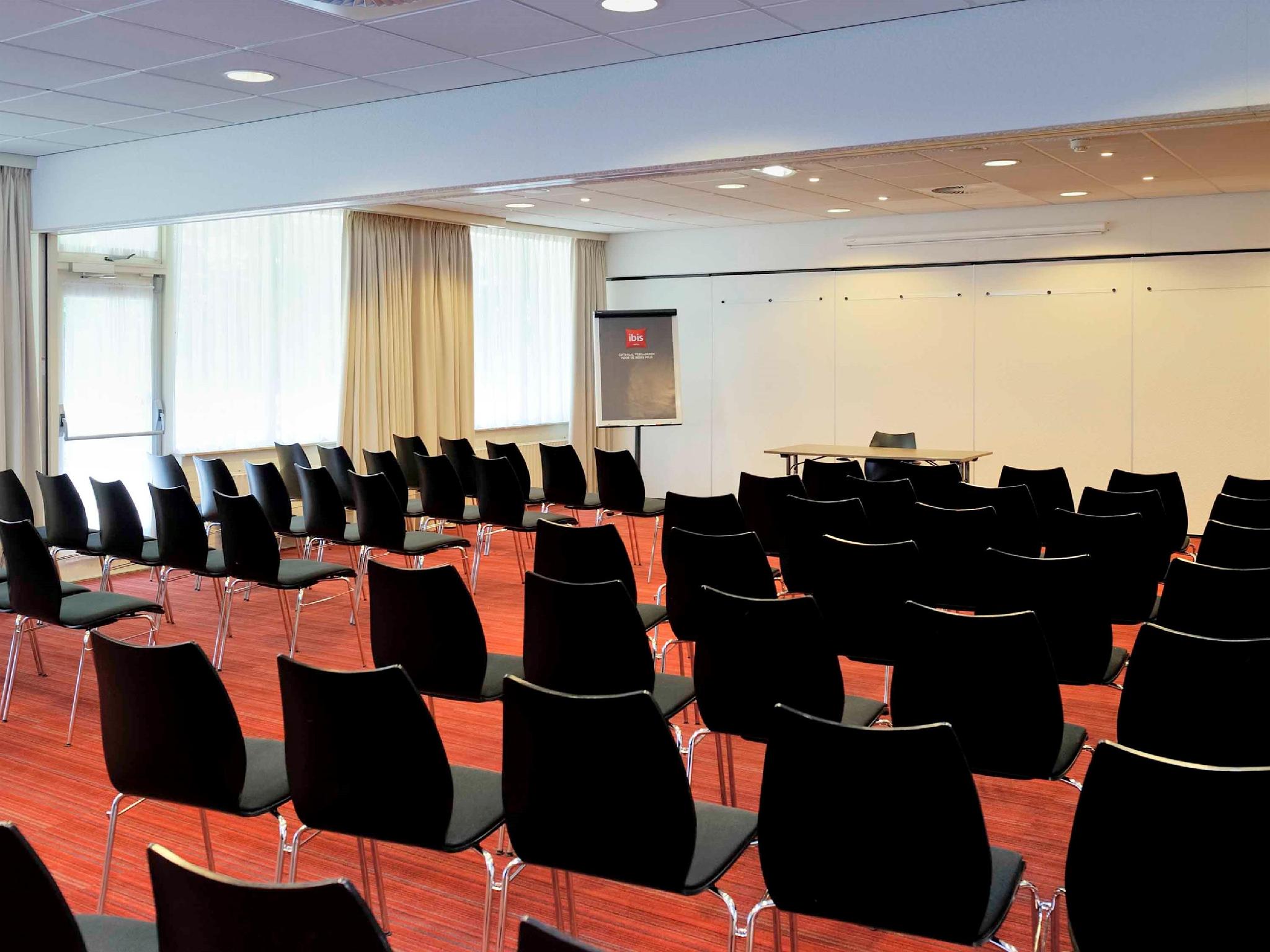 イビス ティルブルフ 写真