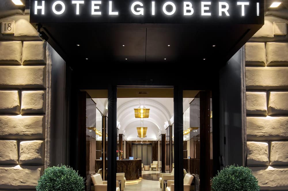 ジョベルティ ホテル 写真