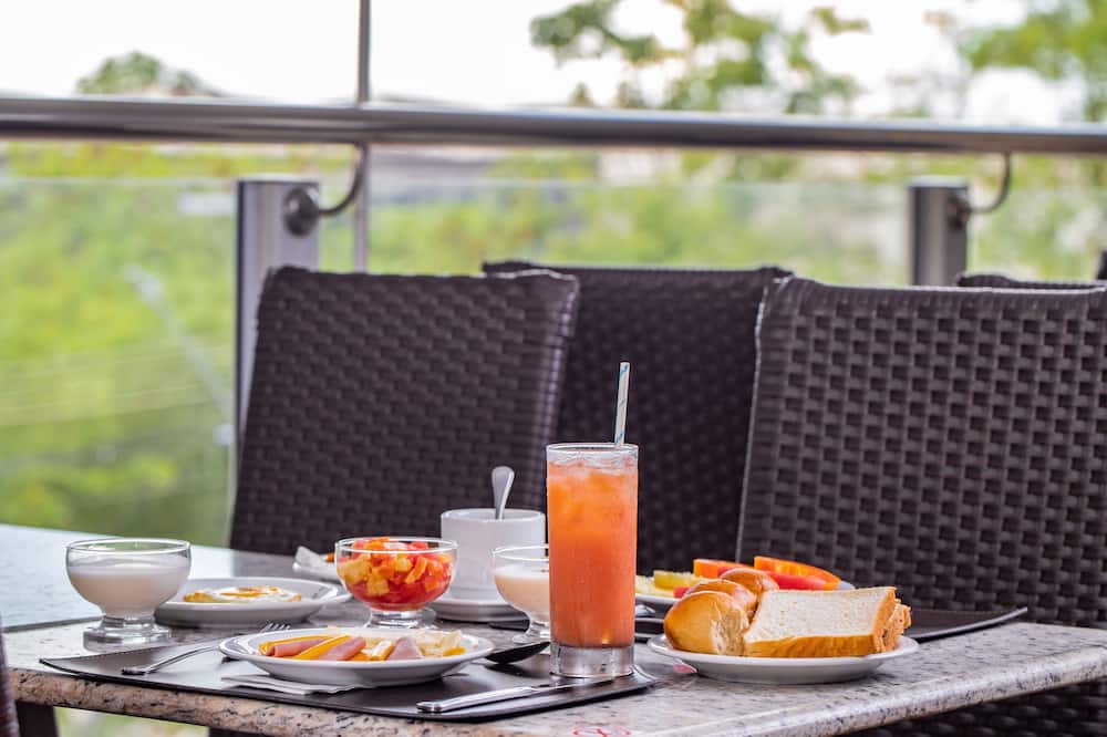 ラマダ バイ ウィンダム マナウス トレ センター 写真