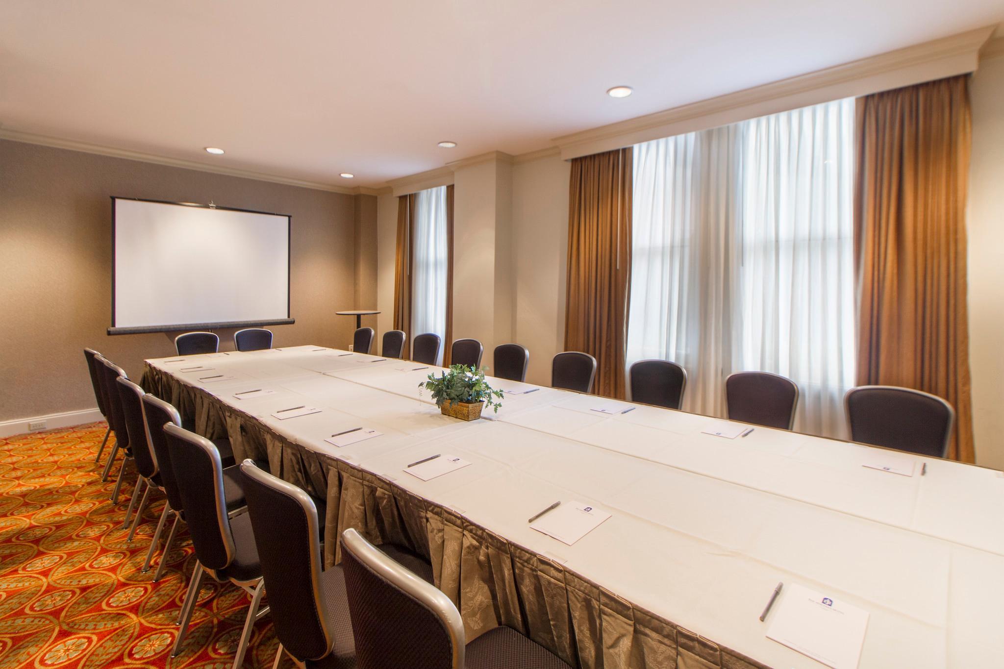 ザ ホイットニー ホテル 写真