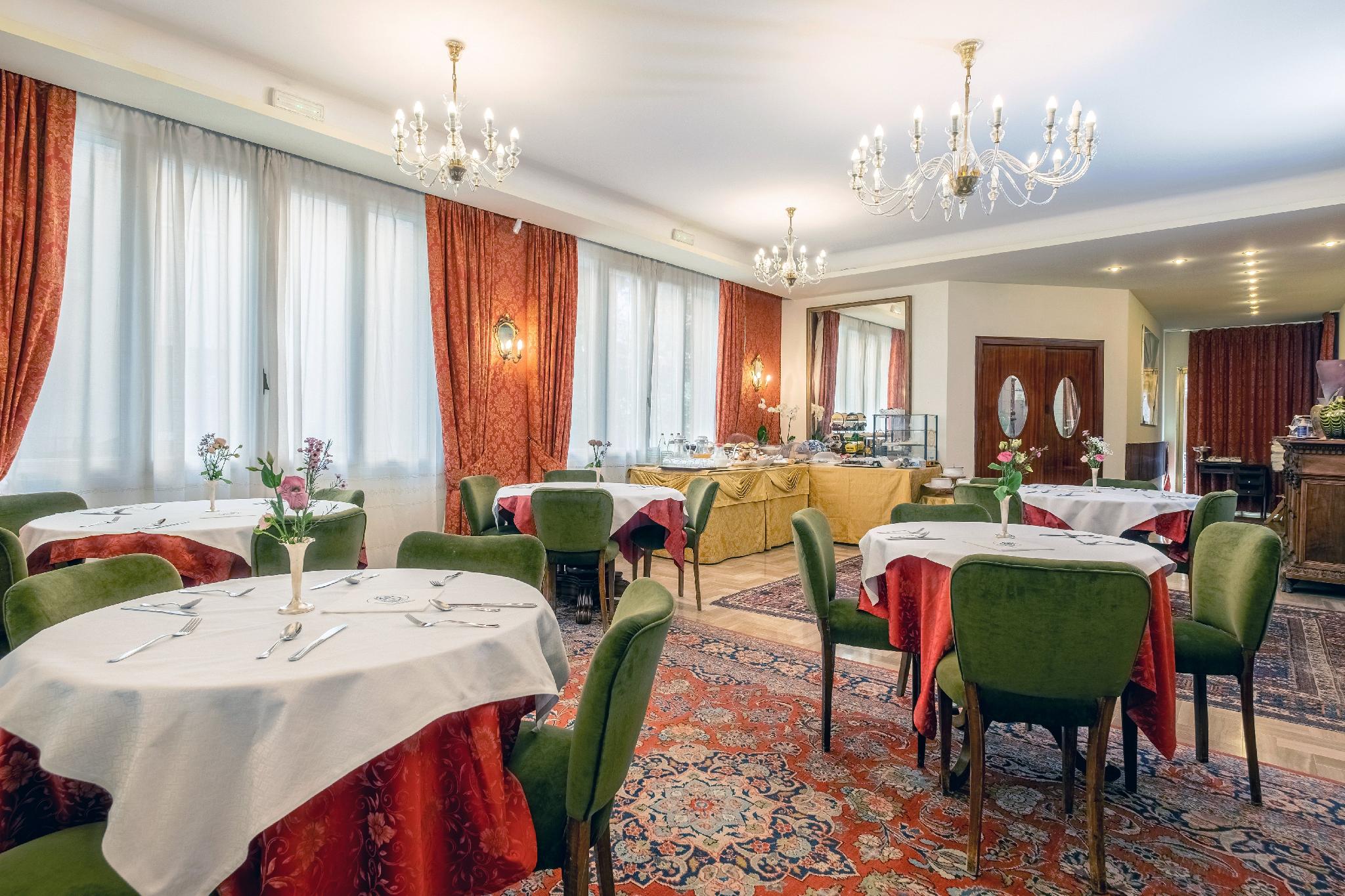 ホテル リゲル 写真