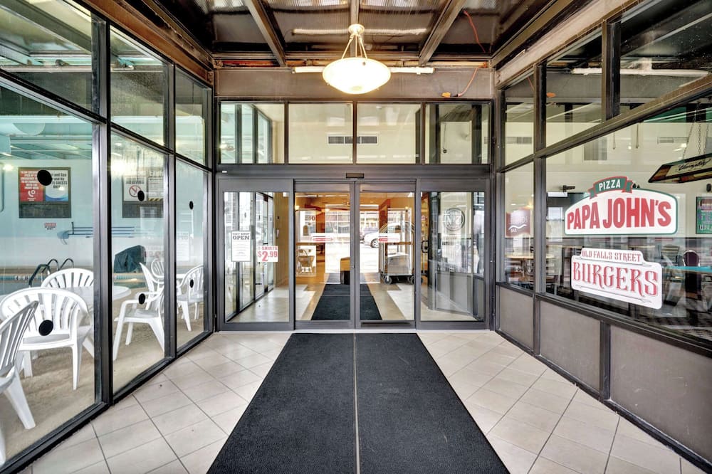 クオリティ ホテル & スイーツ アット ザ フォールズ 写真