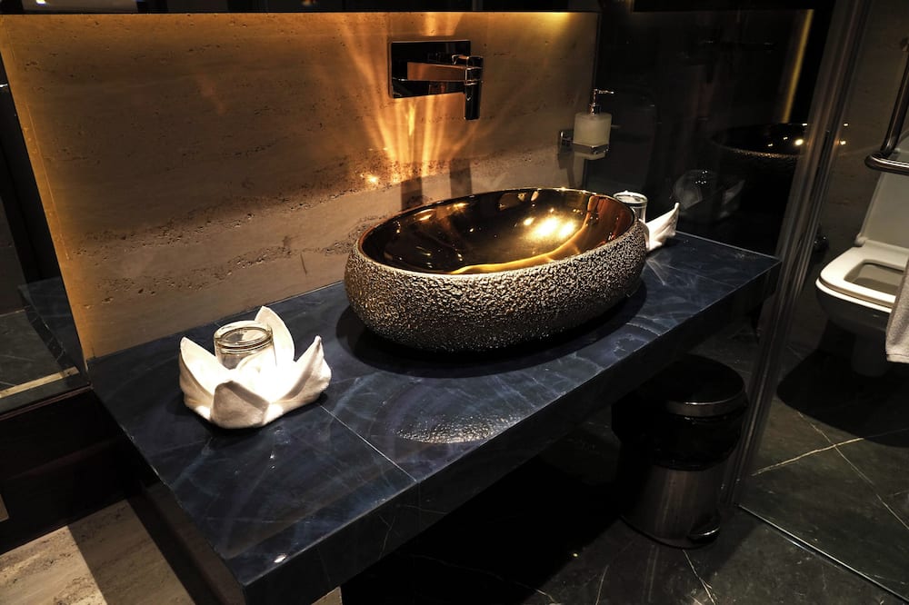 ペニンシュラ レッドパイン 写真