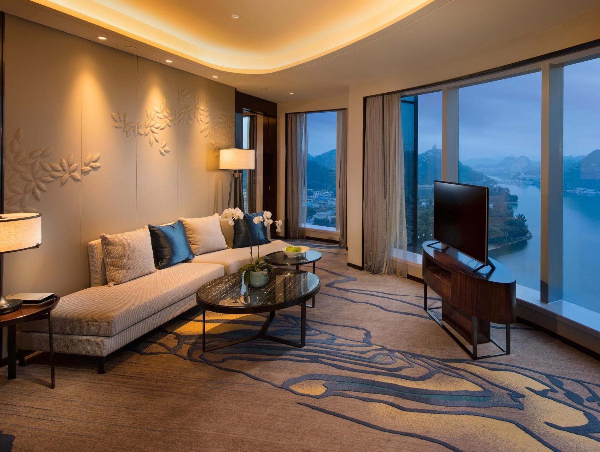 ダブルツリー バイ ヒルトン アンシュン 写真