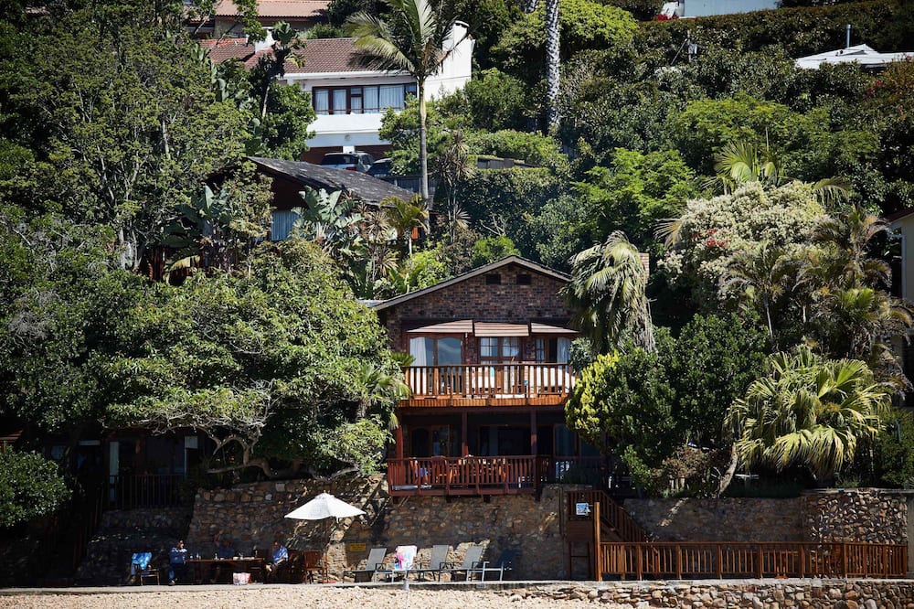 アンダー ミルクウッド シャレー 写真