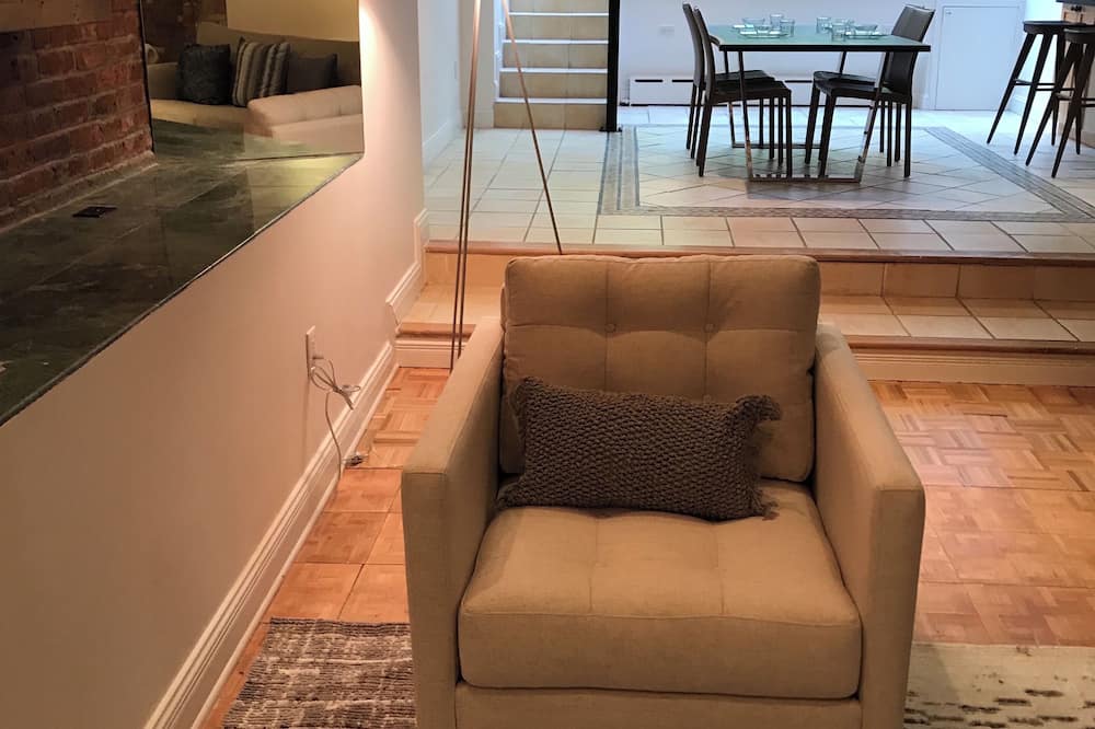 チェルシー パインズ イン 写真