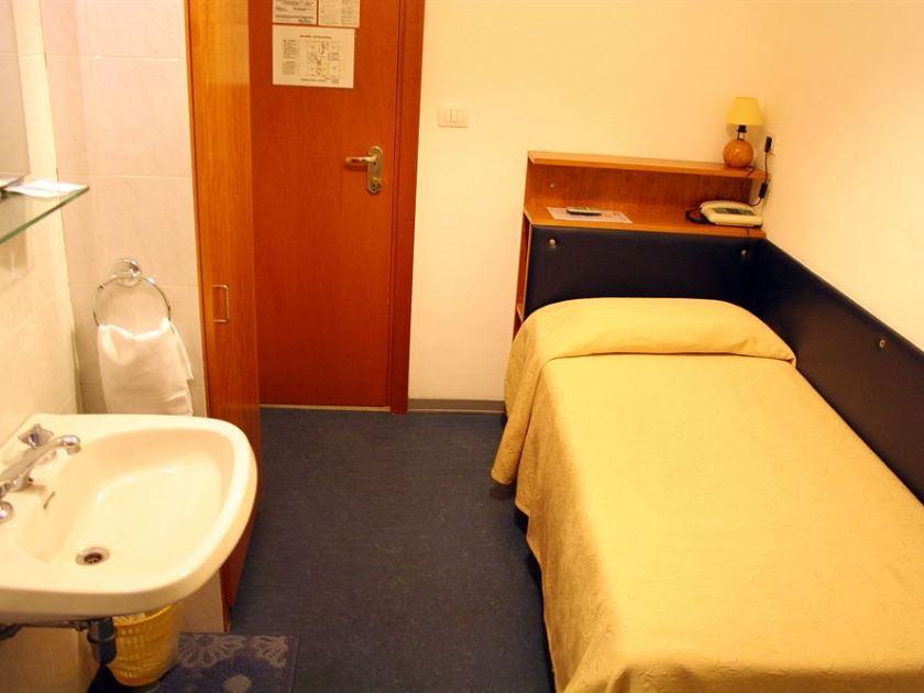 ホテル ロマーニャ 写真