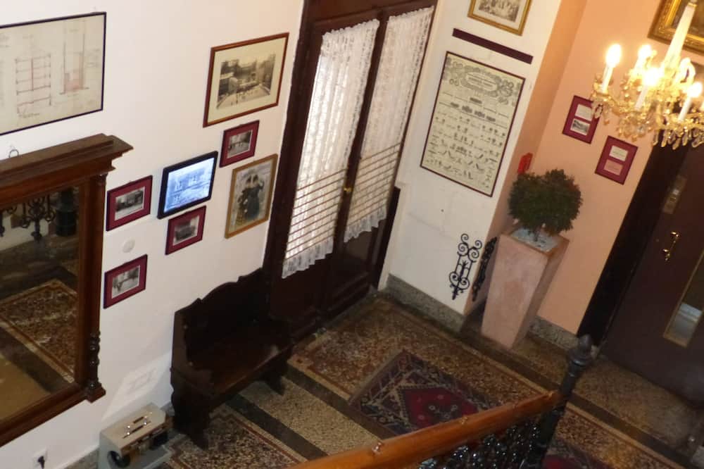 ホテル&アパートメンツ ローゼンスタイナー 写真