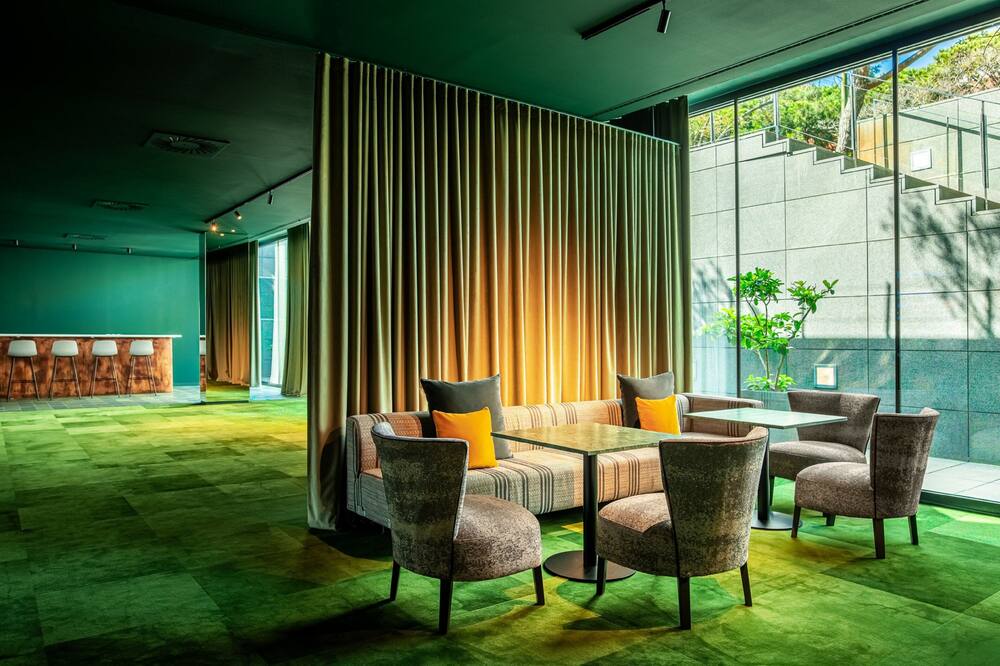 AC Hotel Gavà Mar 写真