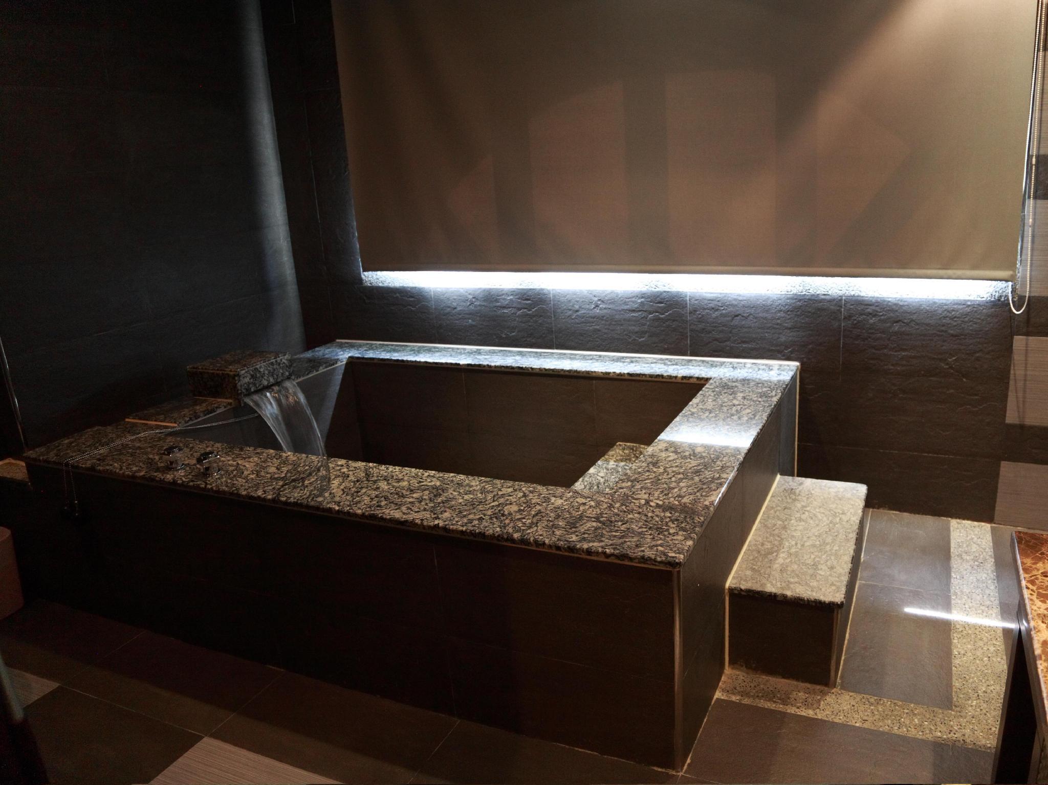 パイン ブリーズ ホット スプリング ホテル 写真