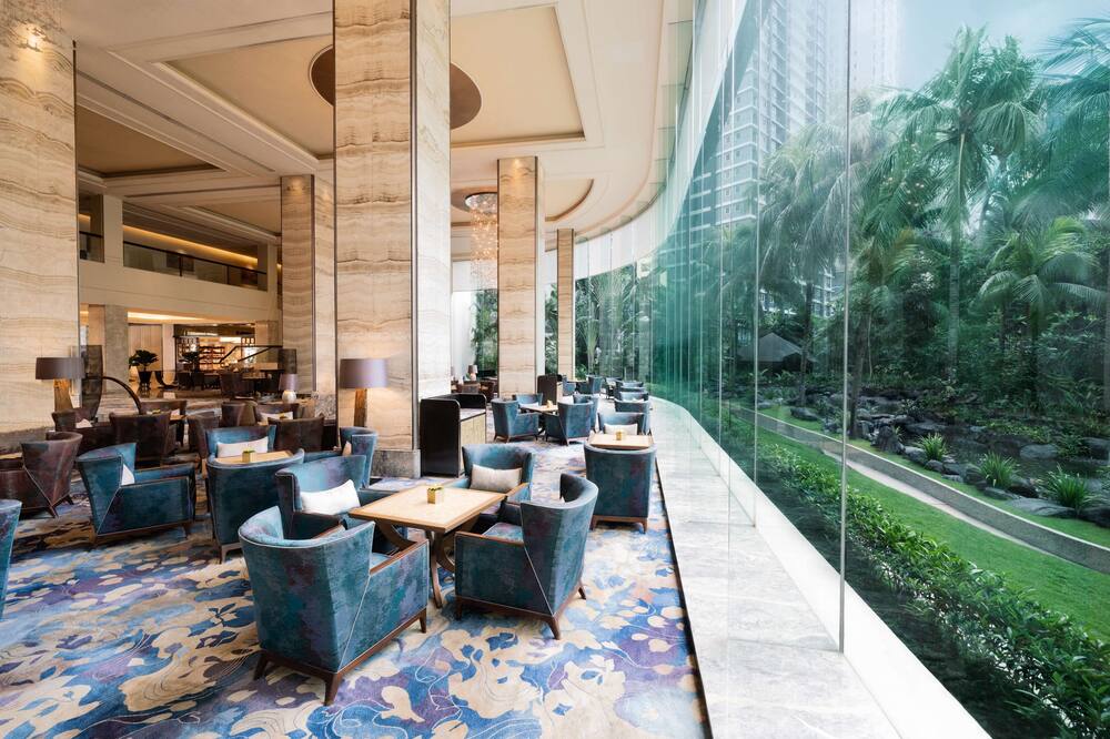 エドサ シャングリラ マニラ 写真