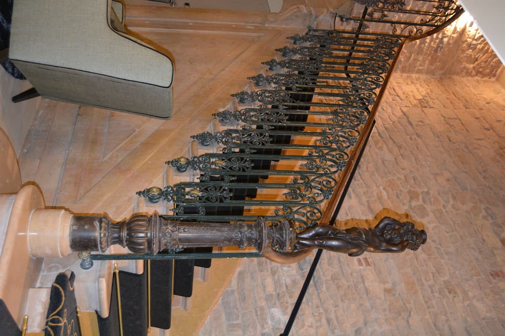 オセアニア ル ジュラ ディジョン 写真