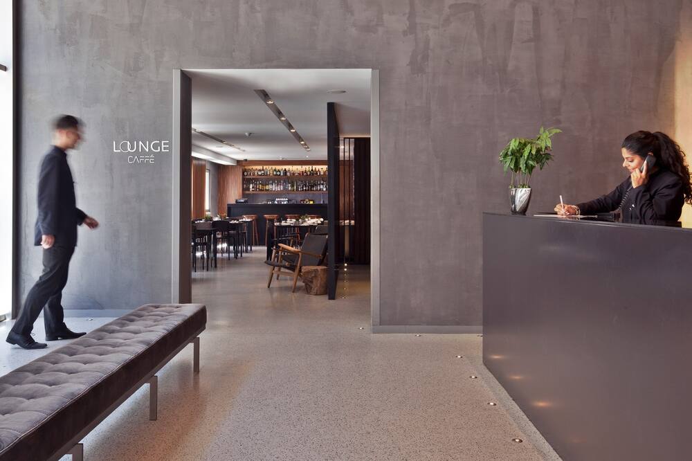 アルティス プライム ホテル 写真