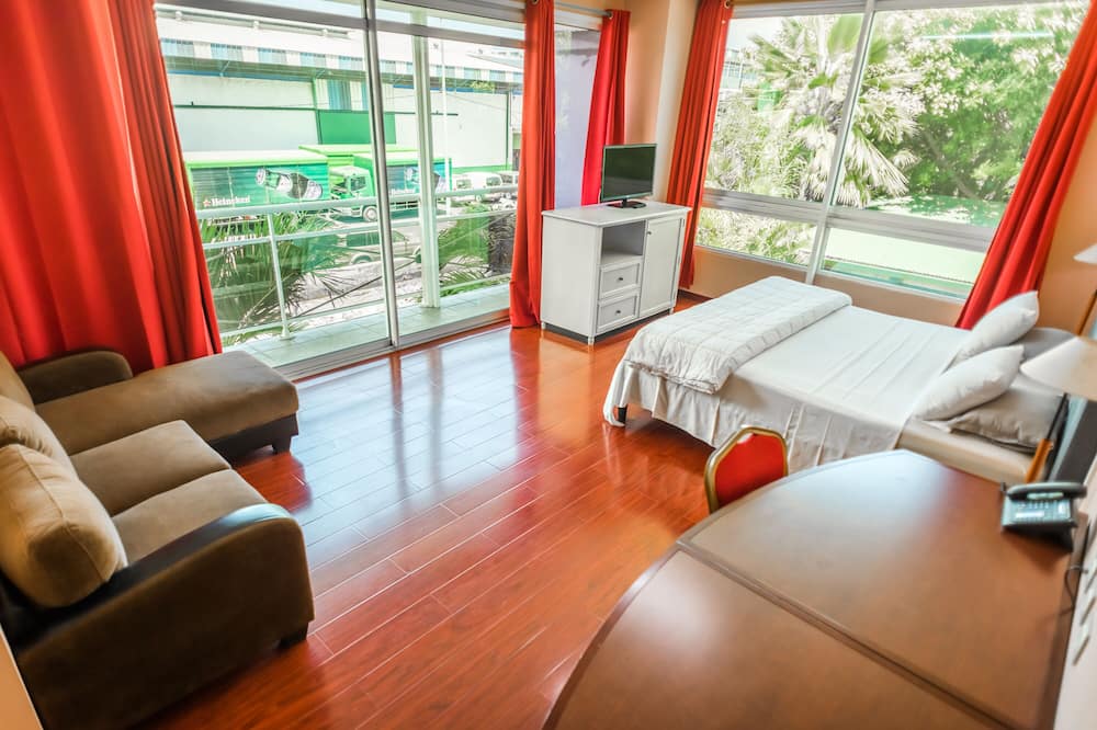 ホテル サラ ヌイ 写真