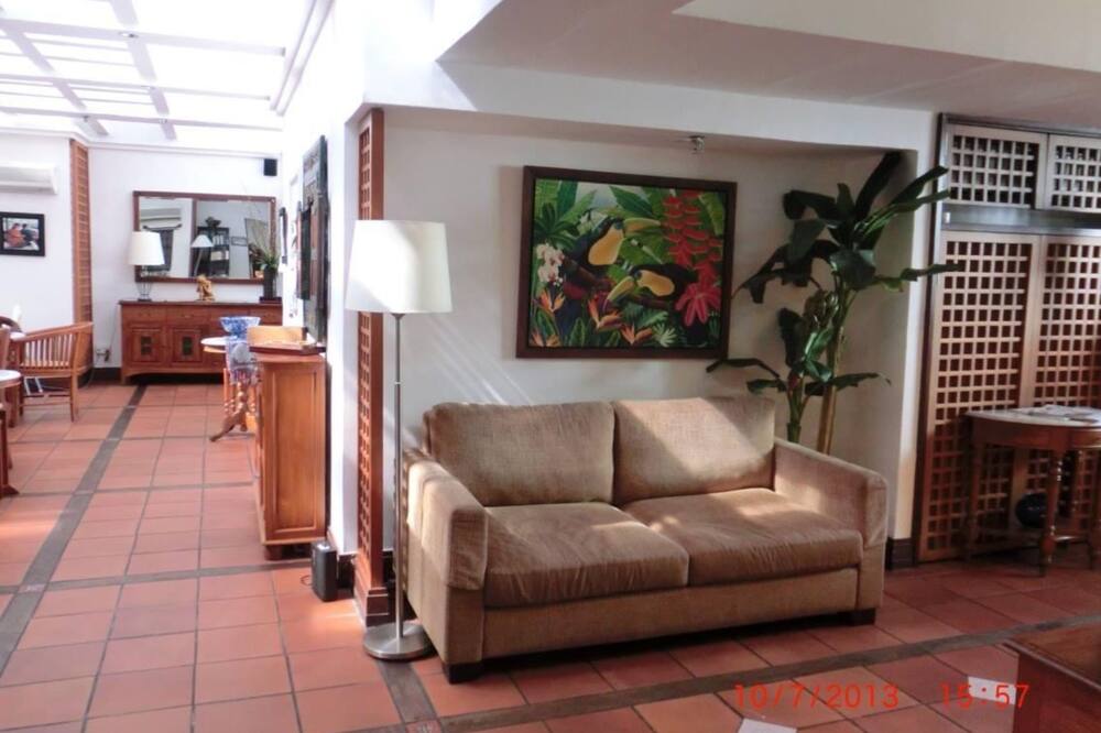 ペラ ホテル 写真