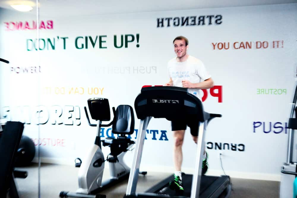 アーヴァ ホイッスラー ホテル 写真