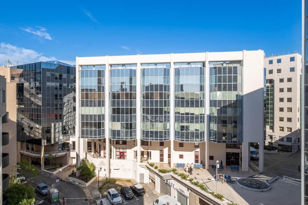 カンパニール プライム ニース エアポート 写真