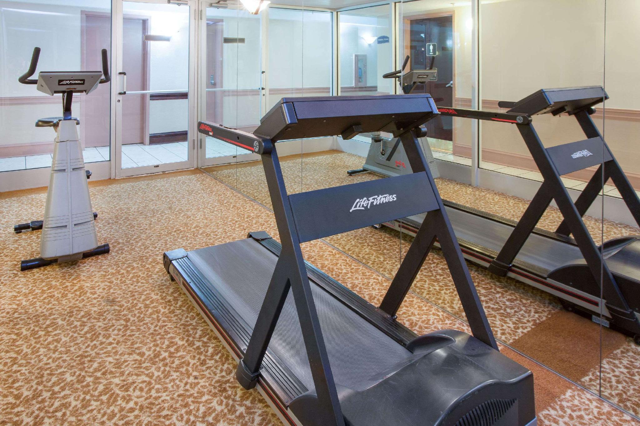 ベイモント バイ ウィンダム アディソン 写真