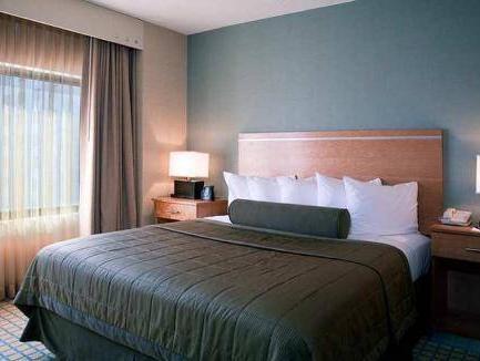 エンバシー スイーツ バイ ヒルトン シカゴ オヘア ローズモント 写真