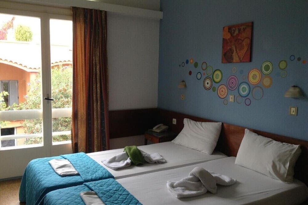 パシファエ セルフ ホテル 写真