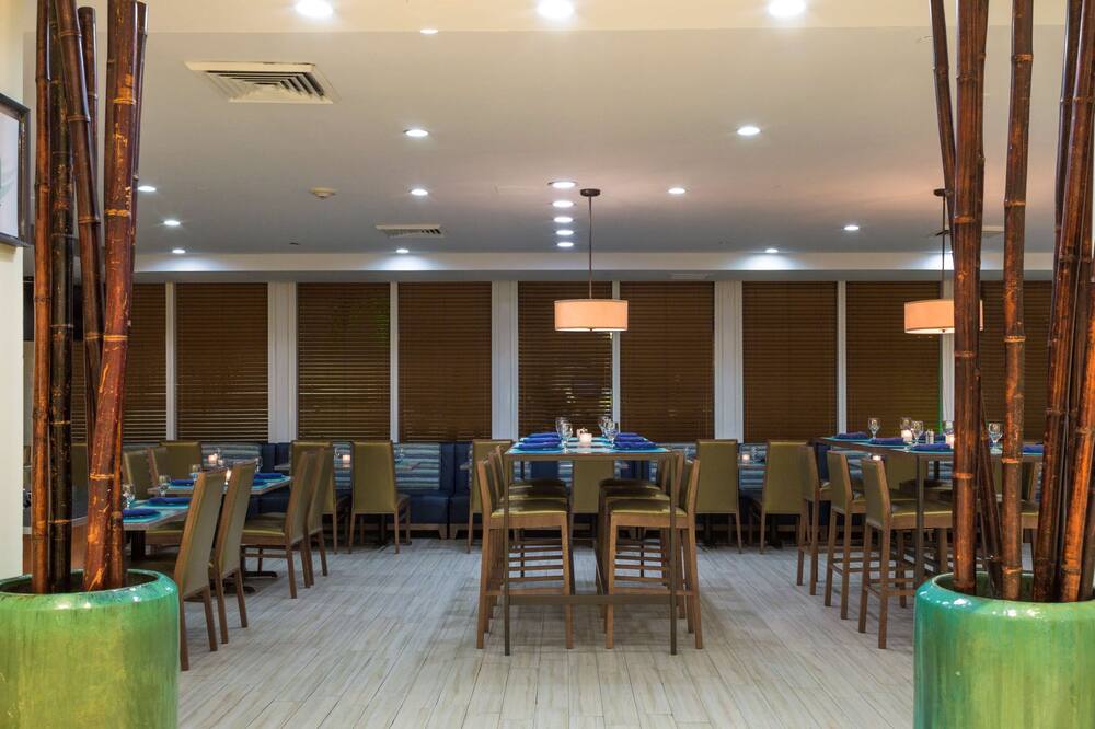 ベストウェスタン プラス アトランティック ビーチ リゾート 写真