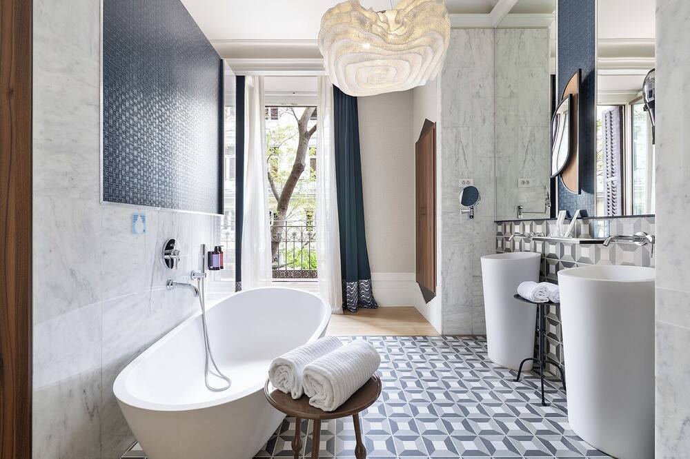 One Shot Recoletos 写真