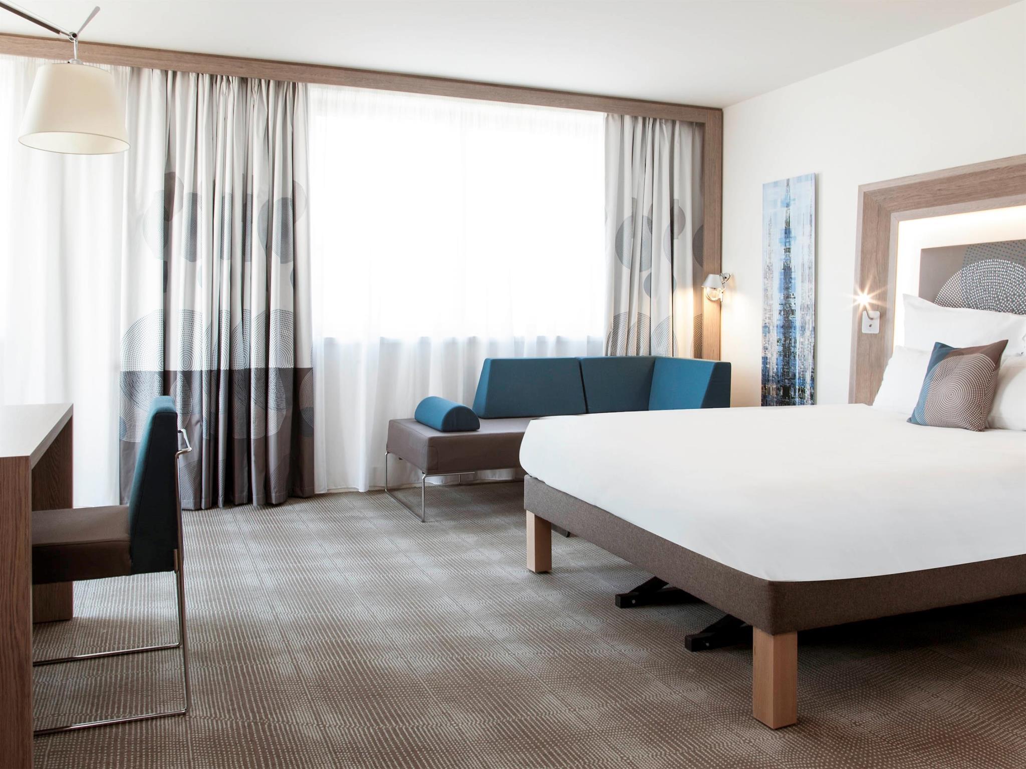 ノボテル パリ サン ドニ スタッド バジリーク 写真