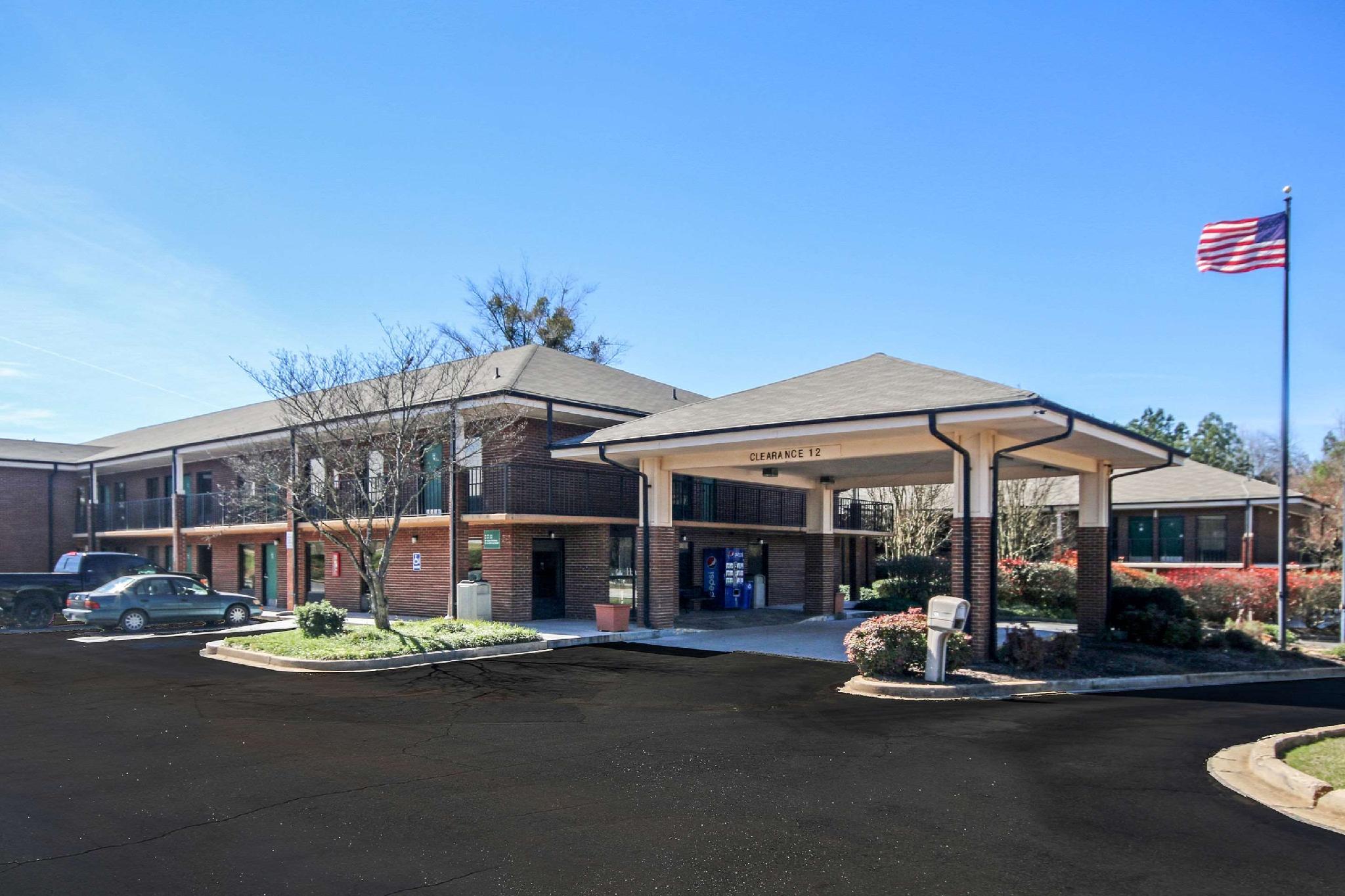 クオリティ イン クリントン - ローレンズ I-26 写真