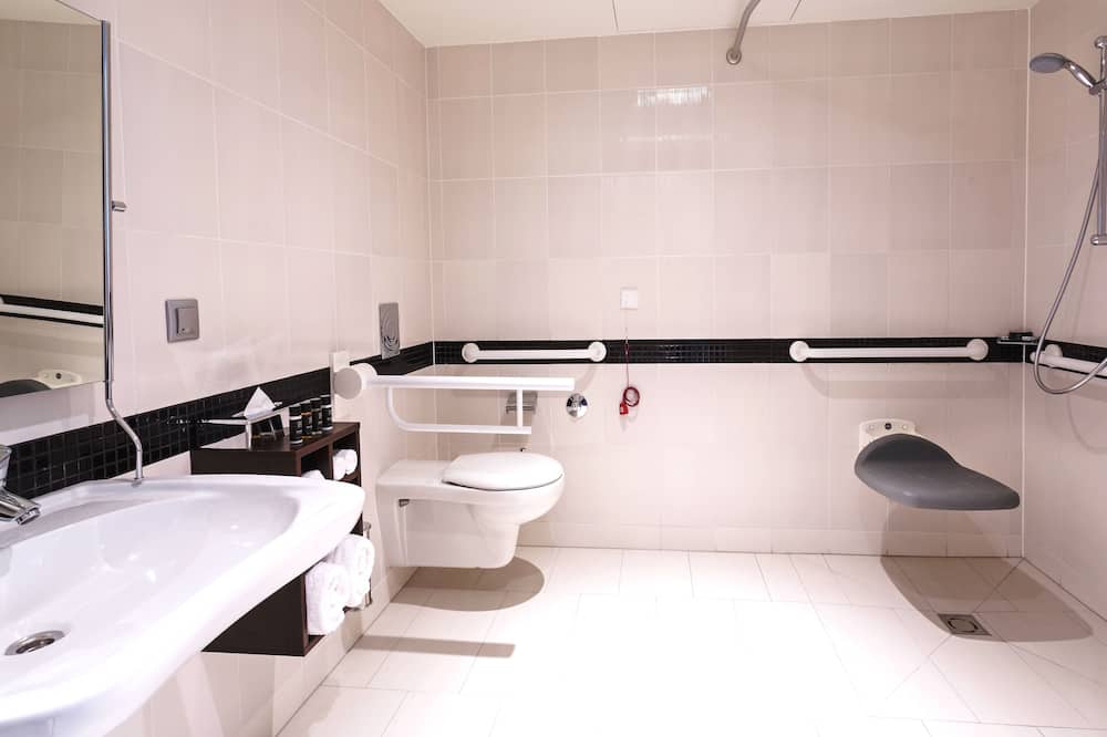 ハンプトン バイ ヒルトン ワルシャワ シティ センター 写真