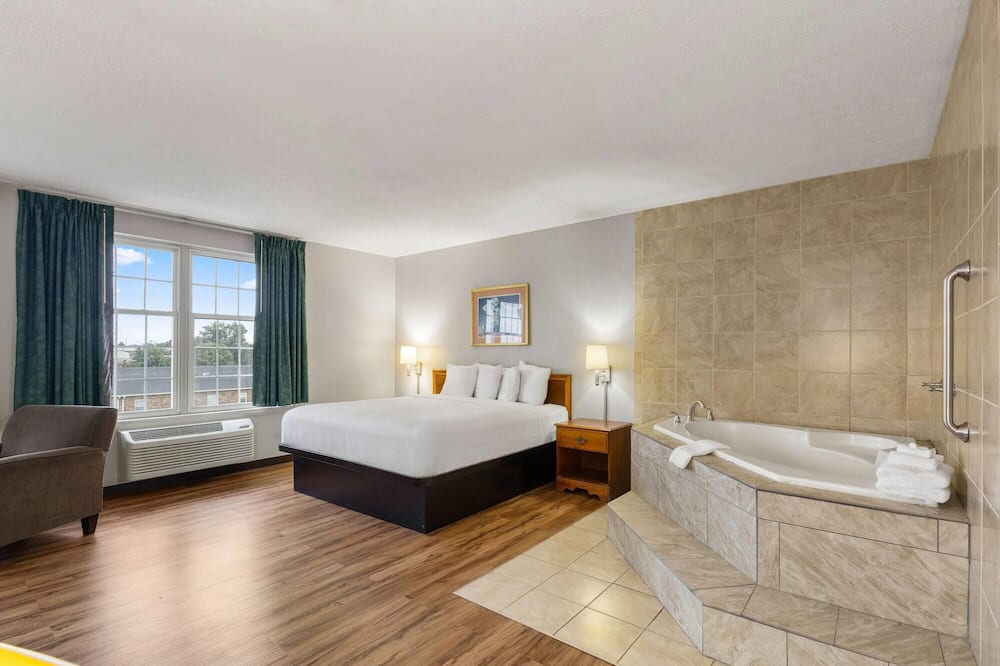 デイズ イン バイ ウィンダム マディソンビル 写真