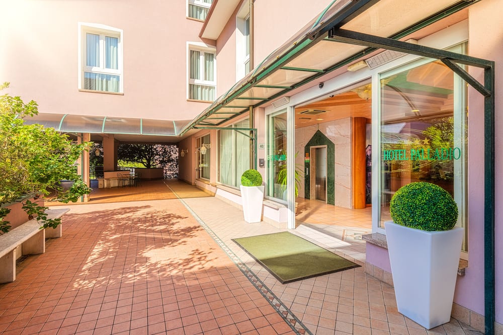 ホテル パラディオ 写真