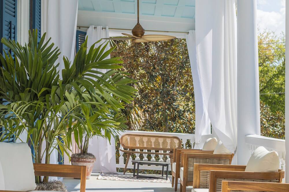 ジ アシュリー 写真