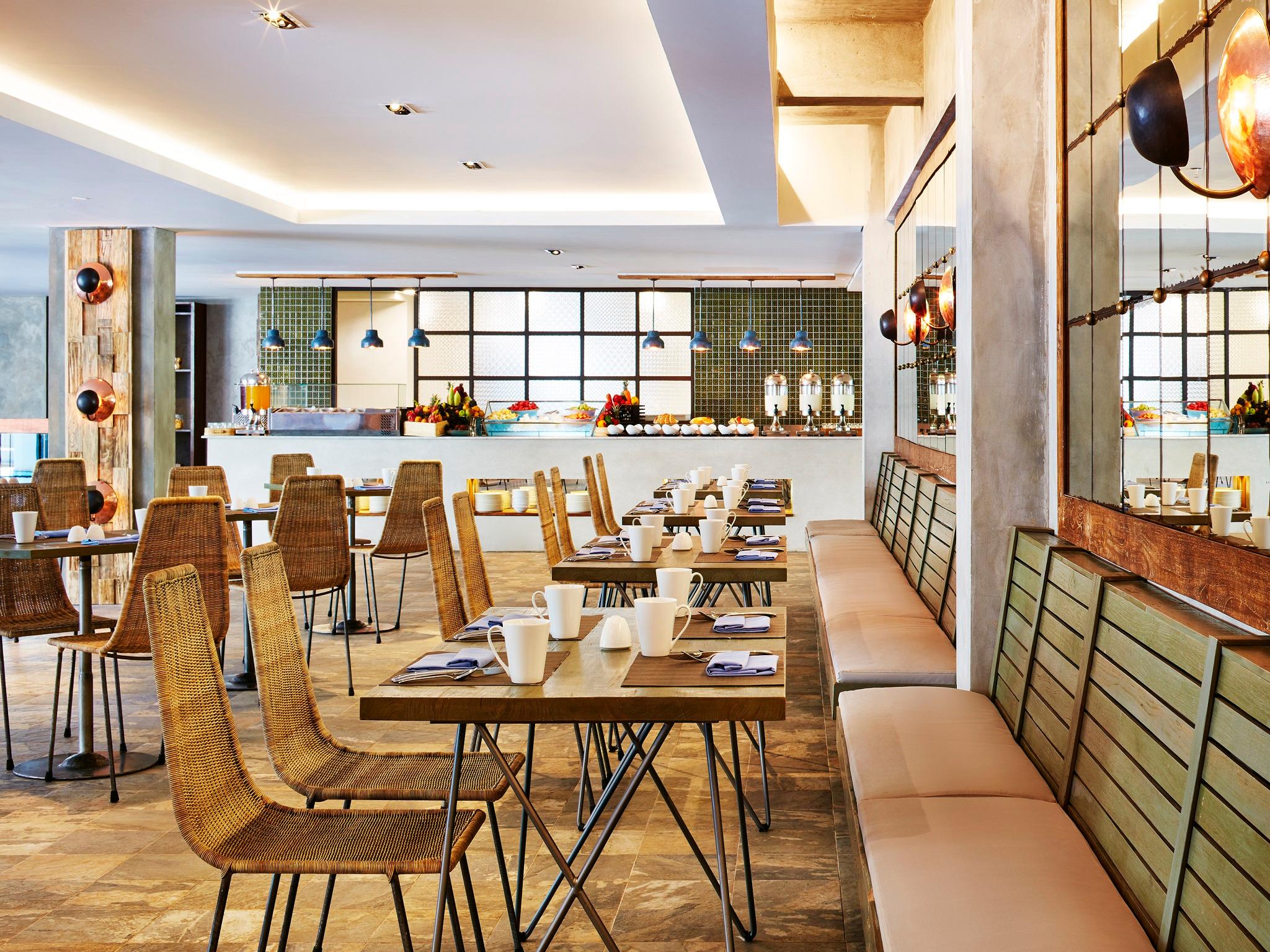 フォー ポインツ バイ シェラトン バリ クタ 写真