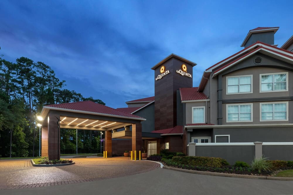 ラ キンタ イン&スイーツ バイ ウィンダム ヒューストン ブッシュ IAH サウス 写真