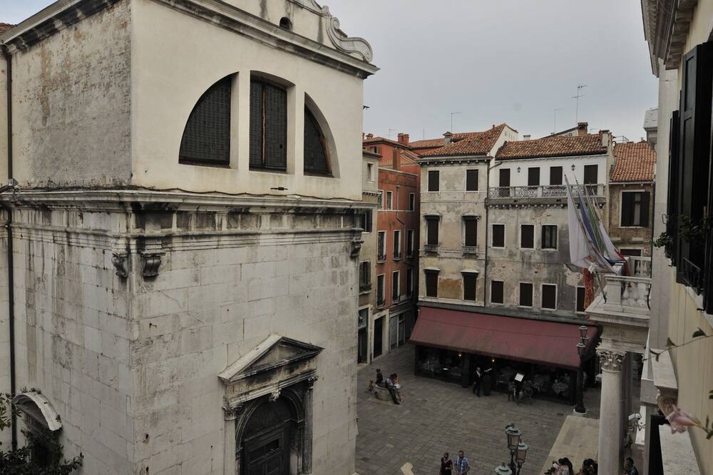 アル テアトロ パレス 写真