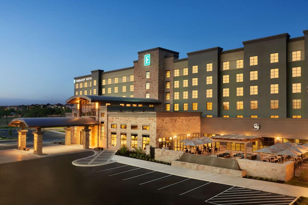 Embassy Suites San Antonio Brooks Hotel & Spa 写真