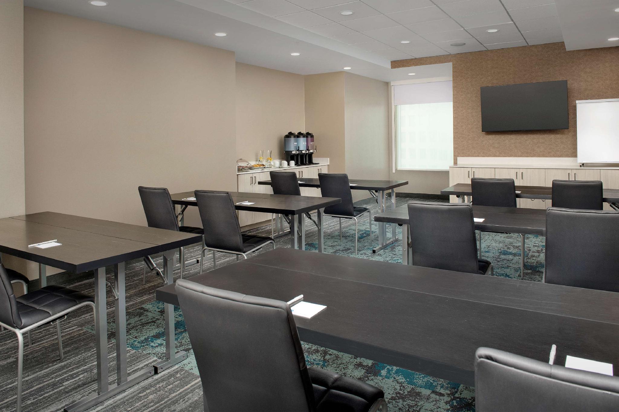 Home2 Suites by Hilton Miami Airport South Blue Lagoon 写真
