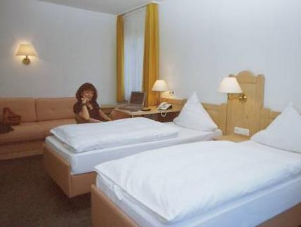 ホテル ガストホフ ツア リンデ 写真