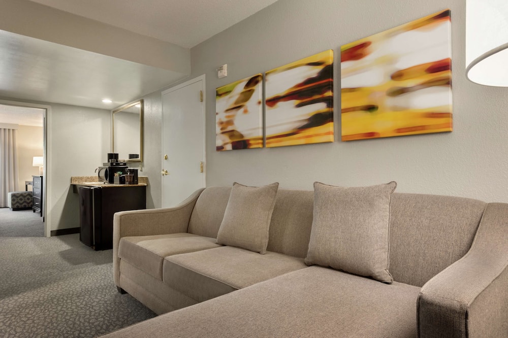 Embassy Suites by Hilton Atlanta Alpharetta 写真