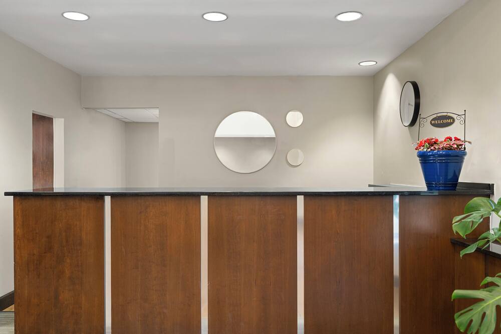 ラークスパー ランディング サウス ベンド 写真