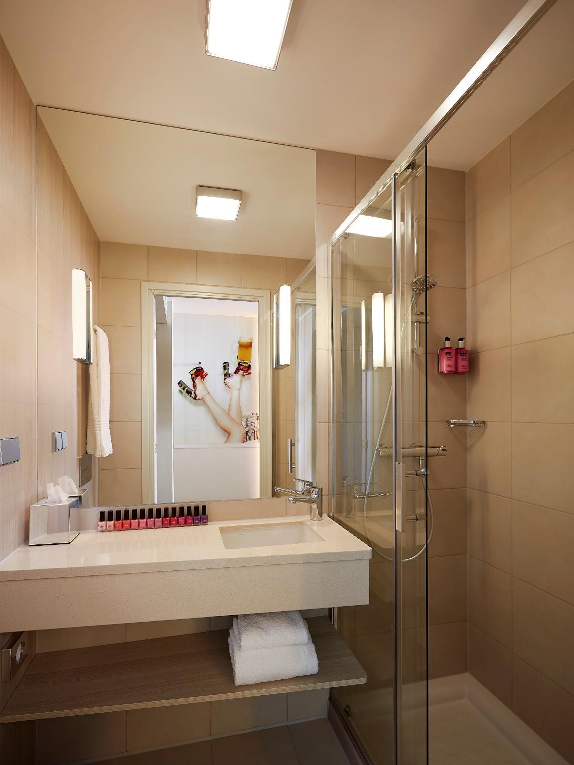 モクシー ロンドン ヒースロー エアポート 写真