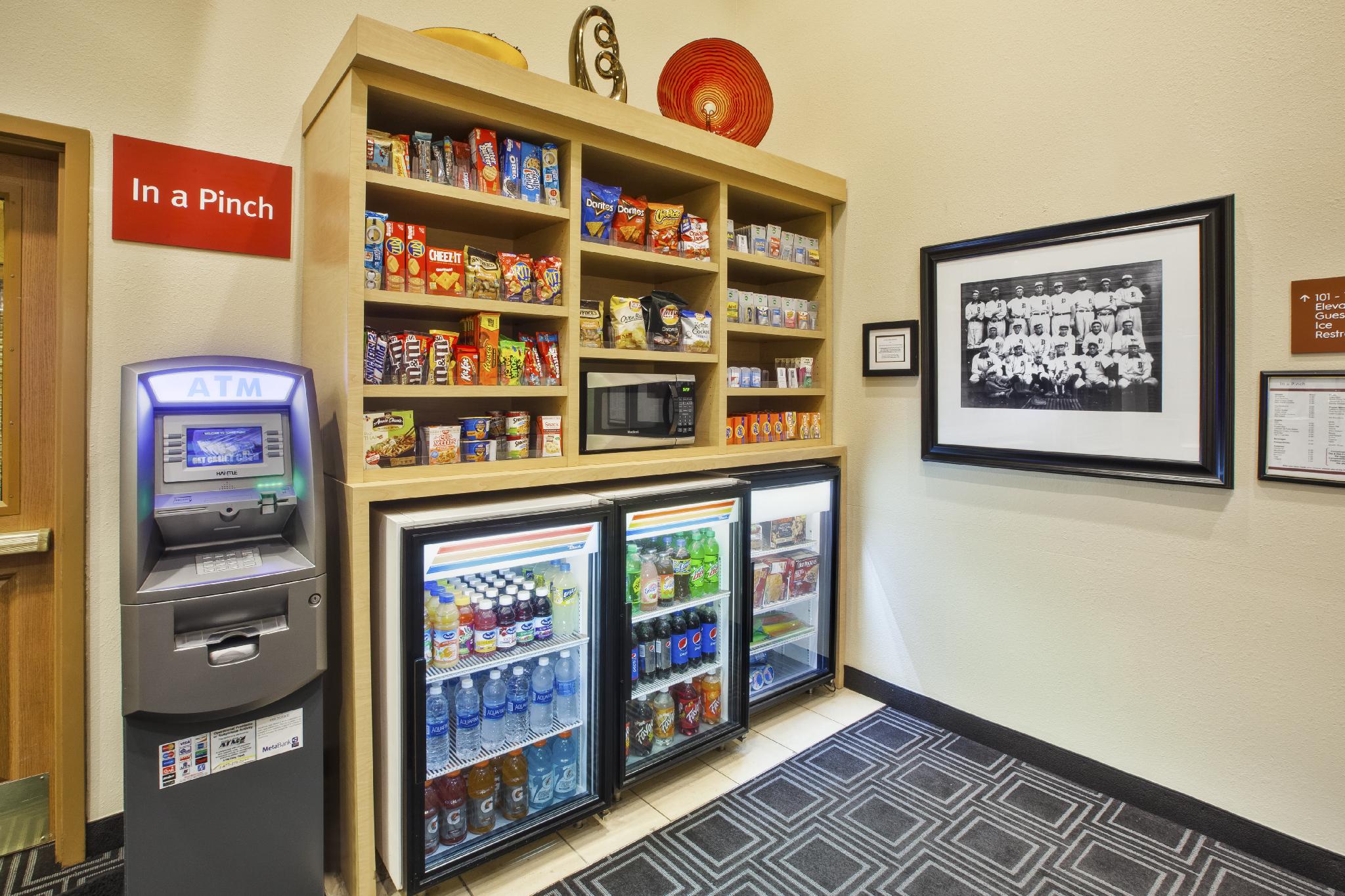 タウンプレイス スイーツ バイ マリオット デトロイト ディアボーン 写真