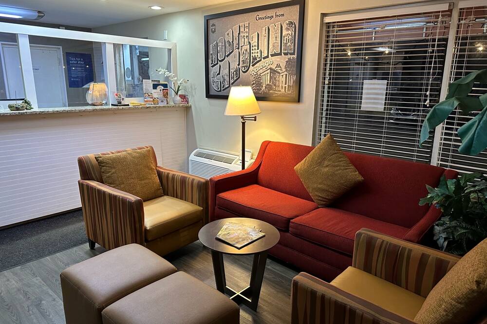 ネイションズイン オブ ウェイクカウンティ - ラリー クラブツリー 写真