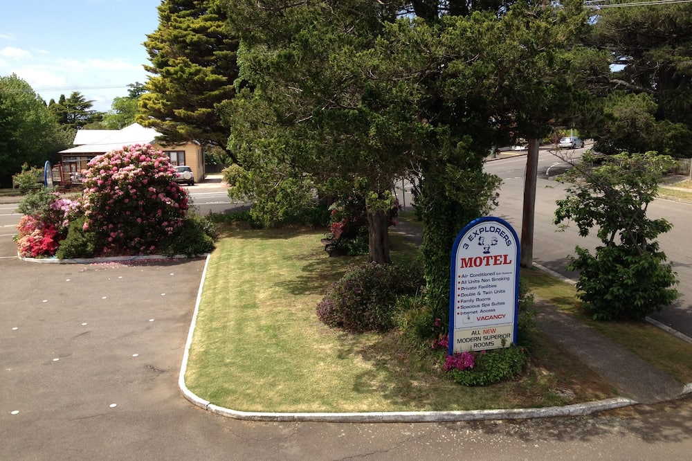ザ 3 エクスプロラーズ モーテル 写真
