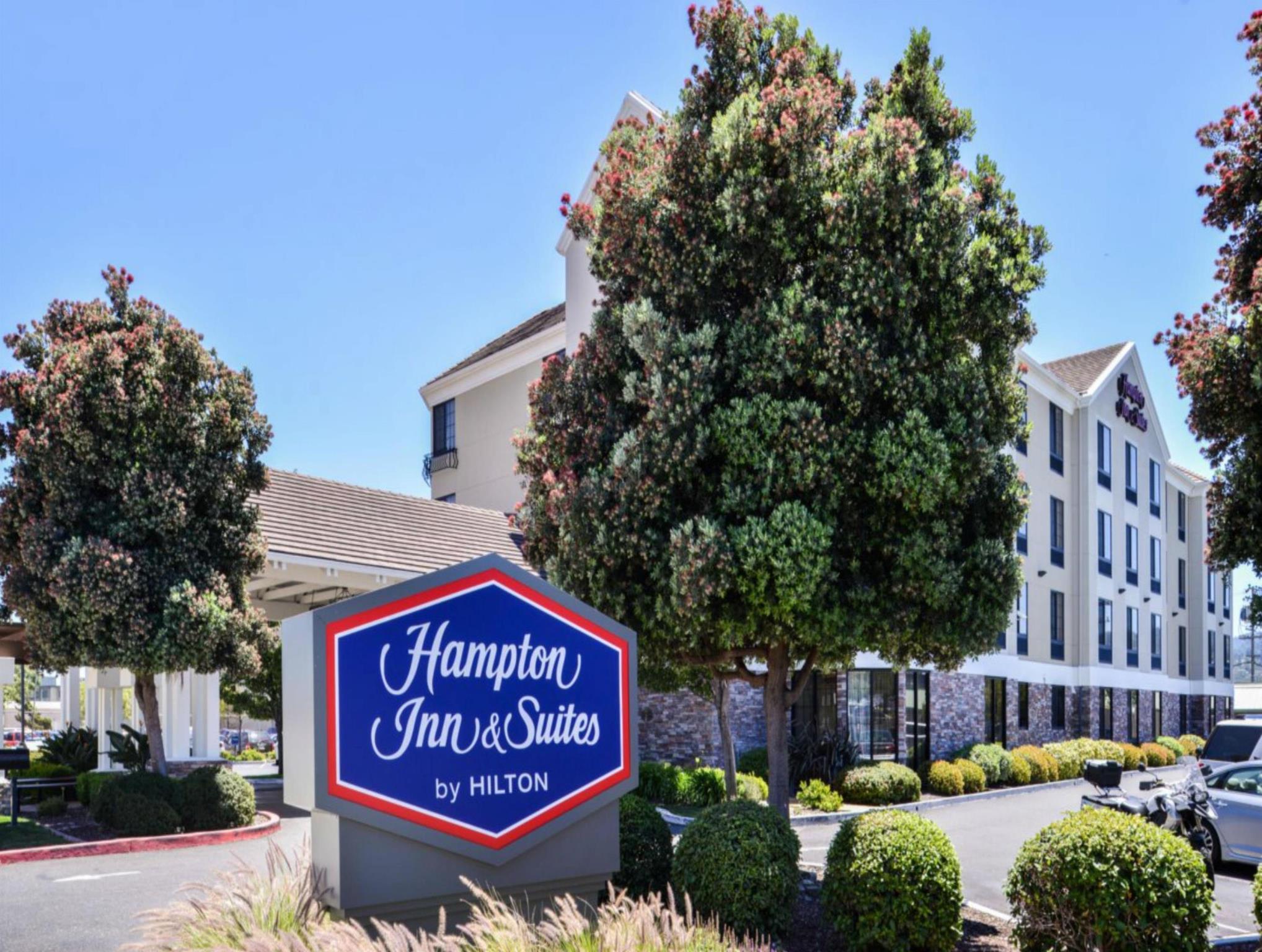 ハンプトン イン ＆ スイーツ サンフランシスコ バーリンゲーム エアポート サウス 写真