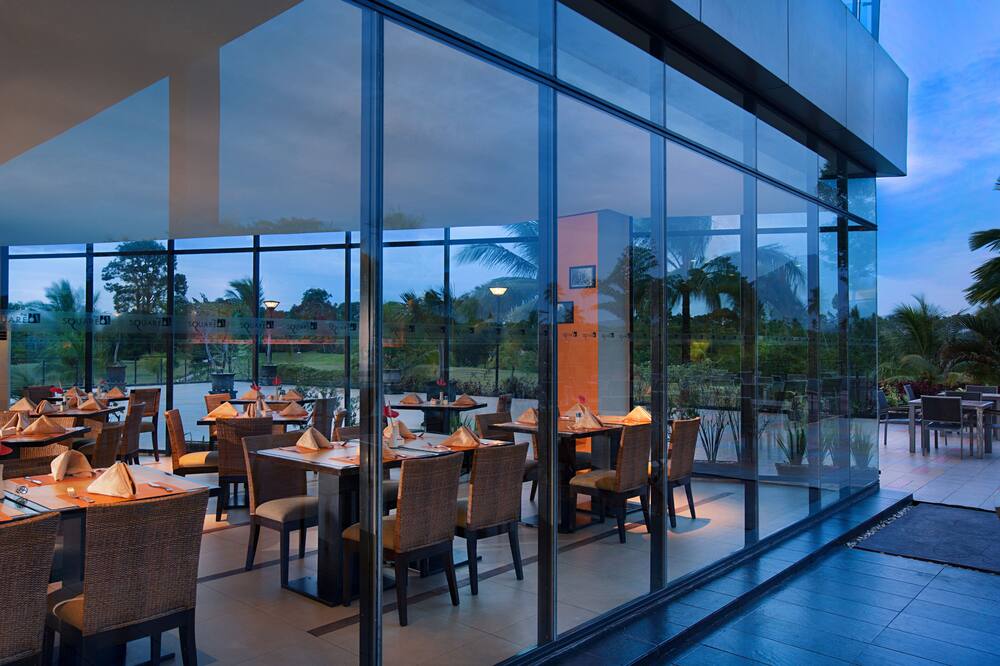 ノボテル マナド ゴルフ リゾート&コンベンション センター 写真