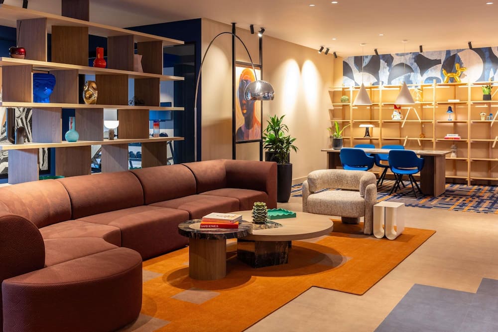 TRIBE Den Haag Centraal 写真