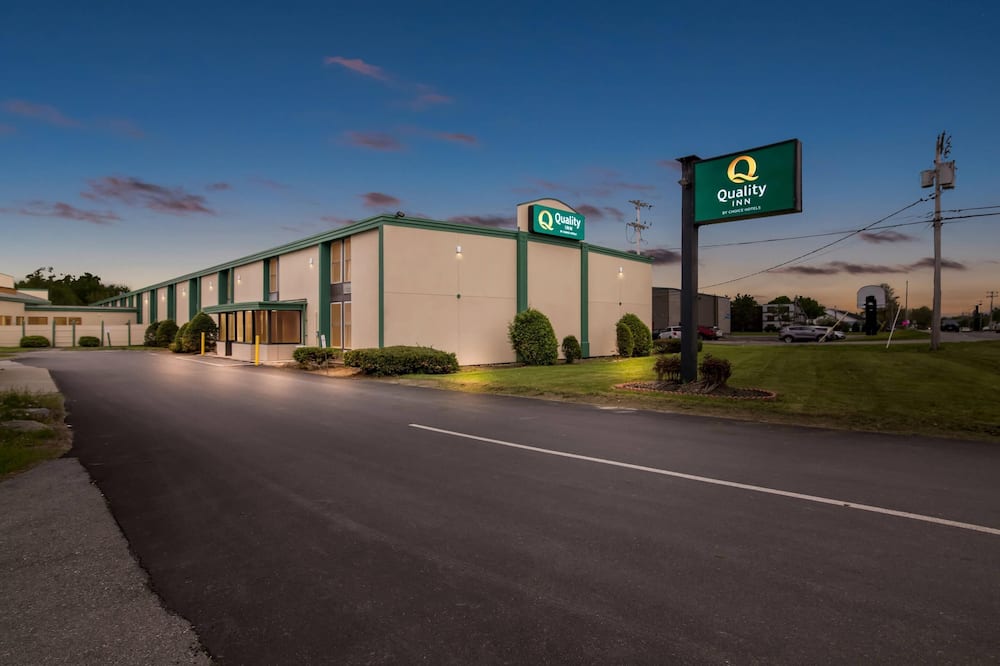 クオリティ イン バンゴー エアポート 写真